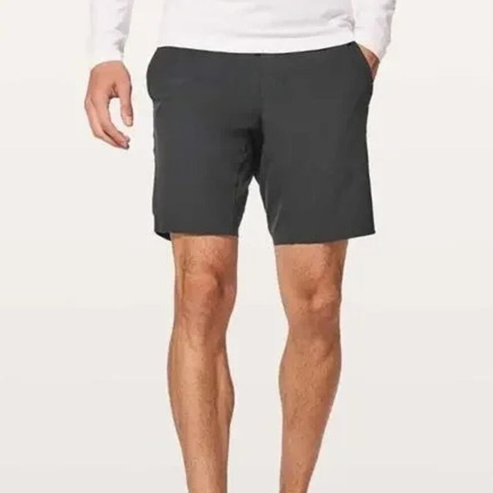 Lululemon Men's XL Black In Mind Short 9" Athletic Yoga Athleisure Casual Gym